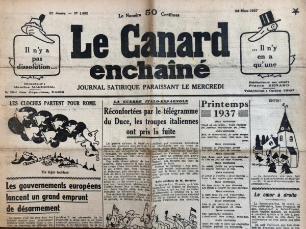 Couac ! | N° 1082 du Canard Enchaîné - 24 Mars 1937 | L'article "MÉCANISME DE LA PROVOCATION" de Jean Galtier-Boissière, expose la mécanique de la provocation politique utilisée pour transformer des manifestations pacifiques en affrontements violents. À travers des exemples historiques, l'auteur démontre que la provocation est souvent orchestrée par des éléments au sein du gouvernement ou par des factions opposées pour atteindre des objectifs politiques spécifiques. Galtier-Boissière rappelle des incidents comme les émeutes de la rue Saint-Denis sous la Restauration, où des agents provocateurs ont été utilisés pour créer du chaos, justifiant ainsi une répression brutale par le gouvernement. Sous Louis-Philippe et le Second Empire, des tactiques similaires ont été employées pour renforcer le pouvoir en place en terrorisant les électeurs avec des émeutes orchestrées par des agents infiltrés. Le régime républicain, loin d’être exempt de ces pratiques, a également utilisé la provocation pour justifier des répressions sanglantes, comme le montre le cas de Métivier, indicateur de Clemenceau, impliqué dans les massacres ouvriers de Draveil-Vigneux et Villeneuve-Saint-Georges. L'article passe ensuite à des événements contemporains, notamment les manifestations du 6 février 1934, où des éléments d'extrême droite, avec la complicité de certains policiers, ont cherché à provoquer des violences pour discréditer le gouvernement en place. La même stratégie semble avoir été employée lors de la bagarre de Clichy, où des provocateurs auraient incité des affrontements pour nuire au gouvernement du Front populaire. Galtier-Boissière critique le dilemme auquel fait face le ministère de l'Intérieur lorsqu'il s'agit d'autoriser ou de refuser des réunions politiques potentiellement dangereuses. Il suggère que, dans le cas de la réunion du Parti social français, le gouvernement a été piégé par les provocateurs qui ont exploité la situation pour provoquer une confrontation sanglante. Cette manipulation vise à affaiblir le gouvernement en le forçant à réprimer ses propres partisans, ce qui renforce les opposants politiques et sape l’autorité du président du Conseil. En conclusion, l'article de Galtier-Boissière met en lumière la pernicieuse efficacité des provocations orchestrées et leur impact sur la stabilité politique. Les provocations, selon lui, sont un outil cynique mais puissant pour manipuler l'opinion publique et renforcer ou déstabiliser le pouvoir, tout en sacrifiant cyniquement des vies humaines pour des gains politiques. L'auteur nous rappelle l'importance de rester vigilant face à de telles manœuvres, qui continuent de menacer la démocratie et l'ordre public. | 1082 2