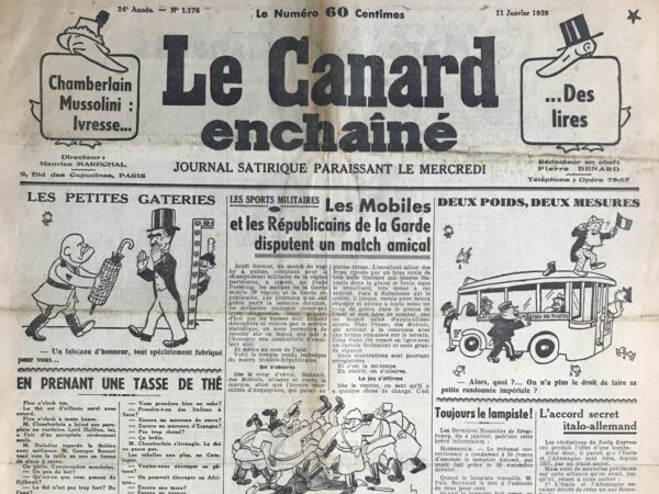 Couac ! | N° 1176 du Canard Enchaîné - 11 Janvier 1939 | L'article Les Innocents du Canard Enchaîné est une satire mordante, visant à renverser la rhétorique des attaques politiques en présentant Pierre Laval, figure politique controversée, comme un "innocent" modèle. En réalité, il s'agit de démontrer, avec ironie et sarcasme, les contradictions et les manipulations de Laval au cours de sa carrière. Pierre Laval est décrit comme un exemple parfait pour les "honnêtes gens", quelqu'un qui est passé de rien à tout. Originaire d'Auvergne, il arrive à Paris en espadrilles et les poches vides, mais grâce à son "éducation" et ses talents, il finit par porter des bottines vernies et ne peut plus mettre ses mains dans ses poches, désormais pleines de richesse. Initialement socialiste, Laval comprend rapidement que ce parti ne sert pas ses intérêts personnels. Pacifiste pendant la guerre, il abandonne ses idéaux naïfs en réalisant qu'il vaut mieux viser des gains immédiats plutôt que des utopies inaccessibles. Ainsi, sa transformation de 1919, où il est pauvre, à 1924, où il devient multimillionnaire, est ironisée comme un "miracle de l'épargne". La satire continue en soulignant son investissement dans l'immobilier, notamment l'achat d'un château dans le Puy-de-Dôme, symbole de sa montée en puissance et de son désir d'indépendance. La consécration de sa carrière est présentée comme un couronnement mérité de sa "vertu", lorsqu'il est appelé à la présidence du Conseil. Laval est également ridiculisé pour sa gestion des affaires internationales. En 1931, il refuse le moratoire proposé par le président Hoover sur les dettes allemandes, puis l'accepte trois jours plus tard, après l'effondrement de l'économie allemande et le triomphe d'Hitler. Cette volte-face est présentée comme un trait caractéristique de Laval, qui s'occupe davantage de l'avenir des autres que du bonheur de son propre pays. Sa visite à Rome en 1935, où il est séduit par Mussolini et abandonne l'Éthiopie sans scrupule, est une autre illustration de son caractère opportuniste. La satire s'étend à sa vie personnelle lorsqu'il "marie sa fille", démontrant son goût prononcé pour la famille, au détriment des principes internationaux qu'il aurait dû défendre. La conclusion de l'article souligne l'ironie ultime : malgré ses actions opportunistes et controversées, les électeurs ingrats préfèrent le Front populaire à cet homme "vertueux". Cependant, Laval conserve l'espoir de retrouver sa position grâce au soutien de Mussolini. En somme, "Les Innocents" utilise l'ironie pour exposer les contradictions, le cynisme et l'opportunisme de Pierre Laval. En le présentant comme un modèle "innocent", le Canard Enchaîné critique ouvertement la corruption et le manque de scrupules des figures politiques de l'époque, tout en soulignant la satire par l'utilisation de traits distinctifs tels que sa "cravate blanche" et ses "dents noires", symboles d'une conscience soi-disant pure. | 1176 e1708178311298