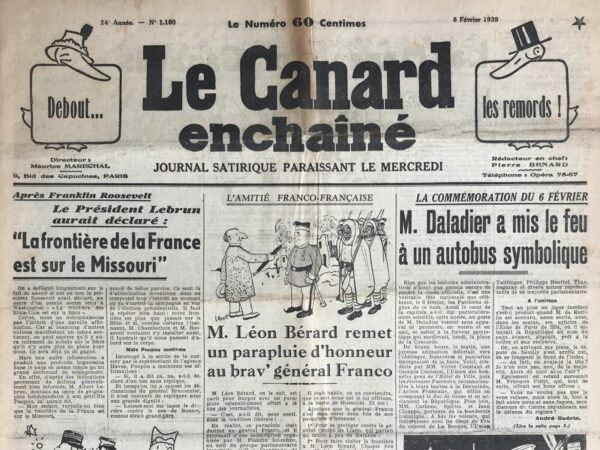 Couac ! | N° 1180 du Canard Enchaîné - 8 Février 1939 | Les Salauds (suite) - Versaillais 39, par R. Tréno - Dans cet article du 8 février 1939 faisant suite à celui de la semaine précédente, R. Tréno poursuit sa dénonciation des propos haineux et xénophobes dirigés contre les réfugiés espagnols par une partie de la presse française. Cette suite de "Les Salauds" continue de fustiger l'attitude des journalistes et intellectuels français qui, à l'instar des Versaillais après la Commune de Paris, manifestent une hostilité violente envers les victimes de la guerre civile espagnole. L'article est une compilation de citations tirées de différents journaux français, présentées avec un commentaire sarcastique et indigné de la part de Tréno. Le ton est acerbe et critique, visant à exposer l'hypocrisie et la cruauté de ceux qui dénigrent les réfugiés espagnols. Tréno utilise un langage percutant et des images choquantes pour accentuer l'absurdité et l'inhumanité des propos qu'il critique. Tréno commence par rappeler la répression sanglante des Communards par les Versaillais, soulignant la continuité de la haine envers ceux qui sont perçus comme des ennemis de l'ordre établi. Il compare cette répression à l'hostilité actuelle envers les réfugiés espagnols, suggérant que les mêmes instincts réactionnaires et violents persistent. Camille Fégy et La Liberté : Tréno cite un article de Camille Fégy dans *La Liberté* qui qualifie les réfugiés de "lâches". Il souligne l'absurdité de cette accusation en rappelant que ce sont des Espagnols qui meurent, tandis que Fégy se contente de râler. L'Indépendant des Pyrénées-Orientales : Tréno se moque de l'indépendance affichée de ce journal, qui décrit l'exil des réfugiés comme "agréable". Il souhaite ironiquement que le journaliste Théo Duret puisse un jour faire l'expérience de ce type d'"aubaine". L'Eclaireur du Soir de Nice : Ce journal est critiqué pour sa déclaration selon laquelle les réfugiés espagnols apportent la diphtérie en France. Tréno ridiculise cette peur irrationnelle en la comparant à la préférence de ces journalistes pour des crachats d'Italie fasciste. Le Messin : Ce journal est accusé de déshumaniser les réfugiés en les qualifiant de "bêtes féroces". Tréno dénonce la rhétorique inhumaine qui refuse l'entrée à des personnes en détresse et appelle à laisser Franco les juger. L'Action Française : Tréno critique cette publication pour son mépris envers les réfugiés, les qualifiant de "tristes cocos" et insinuant qu'ils ne se comportent pas comme de vrais soldats. Tréno met en évidence l'absurdité de cette accusation en suggérant que les réfugiés devraient entrer en France armés. Le Jour : Ce journal est critiqué pour sa commisération hypocrite envers les réfugiés, tout en les comparant à des "mégères" et "tricoteuses" révolutionnaires. Tréno se moque de cette peur irrationnelle en rappelant que cette comparaison est absurde et insensée. En conclusion, Tréno exprime son dégoût face à la haine et l'indifférence manifestées par ces publications. Il appelle à une prise de conscience et à une réaction humaine face à la détresse des réfugiés, dénonçant l'inhumanité des propos qui les dépeignent comme des criminels ou des parasites. Tréno utilise une métaphore finale pour suggérer que la société doit se purifier de ces idées toxiques. En somme, cet article est une continuation puissante et incisive de la dénonciation des propos haineux envers les réfugiés espagnols, utilisant la satire pour exposer l'hypocrisie et la cruauté de certaines opinions publiques de l'époque. | 1180 e1708178640509