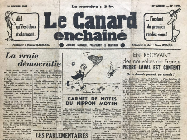 Couac ! | N° 1274 du Canard Enchaîné - 21 Février 1945 | Dans l'article En recevant des nouvelles de France, Pierre Laval est content, On se demande pourquoi, par exemple ! de R. Tréno, publié dans Le Canard Enchaîné le 21 février 1945, l'auteur décrit une scène étonnante où Pierre Laval, alors en exil à Sigmaringen, se montre optimiste et confiant en l'avenir. Le journaliste suisse Paul Gentizon, après avoir rencontré Laval, rapporte ses impressions, laissant perplexes ceux qui s'attendaient à voir Laval abattu et hanté par ses actions passées. Tréno ironise sur l'image de Laval, que beaucoup imaginaient en proie aux cauchemars et à la peur de la justice imminente, et se demande pourquoi Laval est si serein. En cherchant des réponses, l'auteur suggère que Laval pourrait recevoir des nouvelles satisfaisantes de France, le laissant satisfait. Tréno dévoile ensuite le contenu d'un pli tombé entre ses mains, destiné à Laval, qui décrit une situation en France où l'épuration est presque terminée, les parlementaires pétainistes se réunissent en toute sécurité à Paris, et les journaux résistants sont réduits au silence. Il évoque également des figures controversées comme Ripert et Carcopino, anciens ministres de Pétain, et la demande d'indulgence pour les écrivains collaborateurs. Ces informations, bien qu'ironisées par Tréno, montrent un retour à une certaine normalité pour les collaborateurs, ce qui pourrait expliquer la satisfaction de Laval. Toutefois, Tréno conclut sarcastiquement en suggérant que la vraie raison de la joie de Laval est qu'il a gagné à la loterie, soulignant ainsi l'absurdité de la situation. Cette satire pointe du doigt les ambiguïtés et les contradictions de la période post-occupation en France, où les responsabilités et les réhabilitations se mêlent dans un climat d'incertitude et de réajustements politiques. | 1274