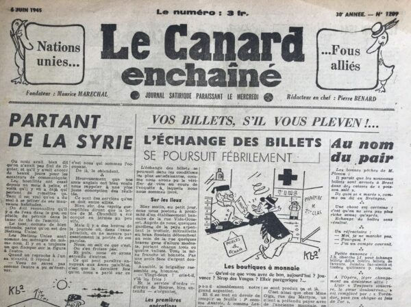 Couac ! | N° 1289 du Canard Enchaîné - 6 Juin 1945 | L'article satirique Une touchante cérémonie marque le retour du millionième épuré, écrit par Henri Rochon et publié dans *Le Canard Enchaîné* le 6 juin 1945, se moque ironiquement de la cérémonie organisée pour accueillir le millionième individu "épuré" en France à la fin de la Seconde Guerre mondiale. Rochon débute en notant une coïncidence troublante : alors qu'une cérémonie grandiose est organisée pour accueillir le millionième rapatrié, une autre manifestation similaire est mise en place pour marquer le retour du millionième "épuré". Le ton satirique s'intensifie lorsque l'auteur décrit l'accueil somptueux réservé à cet individu provenant de la prison de Fresnes, avec la participation de nombreuses personnalités issues de divers secteurs. L'épuré d'honneur, après avoir rempli les formalités de libération et "largement aspergé son dossier de poudre D.D.T.", prend la parole de manière ironique en exprimant sa satisfaction de ne pas être le dernier, promettant de "faire mieux la chaîne fois". Il évoque de façon absurde les conditions de détention, comme le fait de ne pas avoir reçu de beurre pour ses tartines, provoquant des réactions amusées dans l'assistance. M. Teitgen, nouvellement nommé ministre de la Justice, joue également un rôle dans cette farce, se référant à lui-même comme un "spécialiste du blanchissage" en parlant des "demi-mesures" prises dans le processus d'épuration. L'article se termine sur une note burlesque avec l'épuré évoquant les revendications à venir de ses camarades, incluant des demandes de vêtements et de chaussures, puis fait référence à une scène de divertissement qui se termine par une chanson ironique de Maurice Chevalier sur l'épuration. En résumé, l'article de Rochon se moque de la pompe et du formalisme entourant les cérémonies d'accueil des épurés à la fin de la guerre, en soulignant l'absurdité de certaines réclamations et le contraste entre les discours officiels et la réalité vécue par ces individus. | 1289 e1679072055932