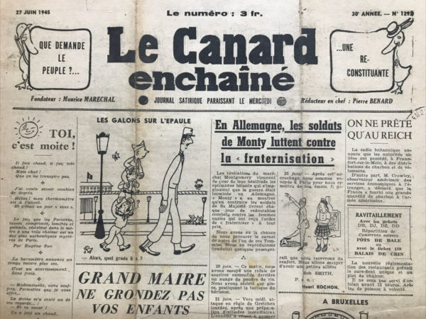 Couac ! | N° 1292 du Canard Enchaîné - 27 Juin 1945 | L'article La Grande Ceinture par Y. Grosrichard, publié dans *Le Canard Enchaîné* le 27 juin 1945, exprime de manière satirique et critique les frustrations et les difficultés rencontrées par la France dans la période post-Seconde Guerre mondiale, notamment en ce qui concerne le ravitaillement. Grosrichard commence par évoquer l'initiative de M. Pineau, ministre du Ravitaillement, qui souhaite se rendre aux États-Unis pour obtenir de l'aide face à la crise alimentaire imminente de l'hiver prochain. L'auteur souligne l'optimisme de Pineau, mais le contraste rapidement avec le pessimisme de ceux qui, comme lui, n'ont plus d'illusions. Il cite une dépêche de l'agence Associated Press relayée par *Le Monde* le 17 juin, indiquant que les États-Unis et le Canada ne pourront pas envoyer de viande, de matières grasses ou d'autres denrées en Europe cet hiver. Grosrichard critique le fait que de telles promesses ont été faites alors qu'il était évident qu'elles ne pouvaient pas être tenues. Il illustre cette situation avec des anecdotes personnelles : des cigarettes Lucky Strike vendues à 100 francs le paquet, de l'essence américaine à 100 francs le litre, et une boîte de corned pork de Chicago vendue à 275 francs. Ces exemples montrent la dépendance de la France aux produits américains, même vendus à des prix exorbitants sur le marché noir. L'auteur continue en notant que les Américains et les Canadiens envisagent de mener des enquêtes sur le marché noir en France, soulignant l'ironie et l'hypocrisie de cette situation. Il évoque ensuite la situation des Belges, comparant leur relative abondance alimentaire à la pénurie française, et critique implicitement la politique française qui refuse de se soumettre aux conditions étrangères en échange d'une aide alimentaire. L'article se termine par une remarque sarcastique sur l'affichage d'un boucher annonçant "os à volonté", un commentaire amer sur la rareté de la viande en France. Grosrichard conclut que les Français sont déterminés à rester maîtres chez eux, même si cela signifie endurer des difficultés considérables. En somme, 'La Grande Ceinture' utilise l'humour noir pour commenter la situation difficile de la France d'après-guerre, les promesses non tenues des alliés, et la résistance française à céder aux pressions étrangères, tout en soulignant l'absurdité et les contradictions de la période." | 1292