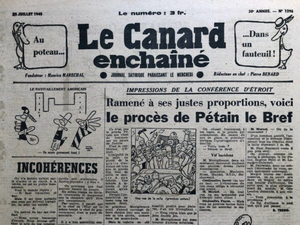 Couac ! | N° 1296 du Canard Enchaîné - 25 Juillet 1945 | Dans l'article Le problème du ravitaillement est résolu, Paris va envoyer des colis à la campagne de Y. Grosrichard, publié dans *Le Canard Enchaîné* le 25 juillet 1945, l'auteur aborde avec un humour satirique la situation du ravitaillement en France après la Seconde Guerre mondiale. Il fait référence à une récente décision du préfet de la Vendée d'évacuer les stations balnéaires pour lutter contre le marché noir. Cette mesure, bien que motivée par des raisons légitimes, affecte négativement de nombreux Parisiens qui n'avaient pas eu l'occasion de profiter de la mer ou de la campagne depuis des années. Grosrichard propose une solution inventive pour remédier à cette situation : envoyer des colis de nourriture de Paris vers les régions rurales et côtières. Il décrit avec ironie le système des colis familiaux, autorisé et mis en place rue de la Bienfaisance. Les Parisiens, restés peu nombreux dans la capitale, envoient des colis contenant des denrées rares à leurs proches en province. L'article met en scène des dialogues fictifs et humoristiques entre des expéditeurs de colis et leurs destinataires, illustrant l'absurdité de la situation. Par exemple, une mère envoie trois tomates à sa fille à Montpellier, un cousin envoie une livre de biscottes à sa famille dans la Beauce, et un habitant de Saint-Émilion reçoit un litre de vin. L'enquête menée par Grosrichard le conduit à une gare en Vendée, où une foule affamée attend l'arrivée des colis. Les réactions des destinataires sont décrites de manière exagérée et comique, avec des exclamations de joie pour de petites quantités de nourriture. Un incident humoristique survient lorsqu'un poulet est mentionné, mais il s'avère qu'il s'agit d'un agent de la police économique surveillant les opérations. Le texte se termine sur une note satirique, avec un agent de police économique exprimant sa sympathie pour les gens affamés et son indignation envers les Parisiens bien nourris. L'auteur souligne l'injustice perçue et l'ironie de la situation avec une dernière remarque humoristique sur la longue habitude des Parisiens de tirer la langue.   | 1296 2