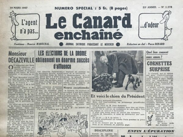 Couac ! | N° 1378 du Canard Enchaîné - 19 Mars 1947 | Numéro sorti des presses cinq semaines après le numéro précédent, et premier numéro à 8 pages...! Ceci à cause d'une grève des rotativistes et typographes, qui vit la disparition des Messageries françaises de presse, fondées en 1945, et leur remplacement par les Nouvelles Messageries de la Presse Parisienne (NMPP), opérées et détenues à 49% par Hachette. "L'ÉPURATION M. Joseph, chiffonnier met la police à la tâche" - Henri Rochon, à travers cet article publié dans Le Canard Enchaîné le 19 mars 1947, utilise l'humour et la satire pour critiquer subtilement la réorganisation et les pratiques douteuses au sein de la police française post-Seconde Guerre mondiale. L'article est présenté comme une visite guidée des nouveaux services de la police, dirigée par un personnage haut en couleur nommé M. Joseph, chiffonnier de profession. Dès le début, Rochon met en scène une scène cocasse où la cour de la préfecture est remplie de détritus, transformant les paniers à salade en poubelles. Cette transformation symbolique des véhicules de police en "paniers à ordures" satirise la fonction traditionnelle de la police de maintenir l'ordre et la sécurité publique. L'article continue avec des descriptions fantaisistes du nouvel uniforme des policiers, remplaçant le bâton blanc par un crochet et les poucettes par des pincettes, ainsi que des chaussettes à trous. Ces détails humoristiques soulignent le décalage entre l'image sérieuse et respectée de la police et la réalité absurde décrite par Rochon. La réorganisation des différents services de la police est également parodiée. La police de la route devient la "police de la croute", la brigade fluviale est rebaptisée "brigade des os", et ainsi de suite. Cette transformation caricaturale des fonctions traditionnelles de la police en tâches dérisoires et sans importance critique dénonce implicitement l'inefficacité et l'absurdité de certaines initiatives bureaucratiques. Le recours à des termes comme "service des chiffes" au lieu de "service des fiches" et la transformation des "abus" en "rebuts" accentuent le ton satirique de l'article, critiquant le détournement de l'attention des véritables problèmes sociaux et criminels vers des détails insignifiants. Enfin, l'article se termine sur une note ironique avec l'introduction d'un "confrère anglais, l'homme de ferraille de Scotland Yard", renforçant l'absurdité des initiatives décrites. En résumé, "L'ÉPURATION M. Joseph, chiffonnier met la police à la tâche" est une critique subtile et humoristique de la gestion et de l'organisation de la police française après la guerre, dénonçant les dérives bureaucratiques et l'inefficacité des autorités à résoudre les véritables problèmes de la société. | 1378 e1719828812530