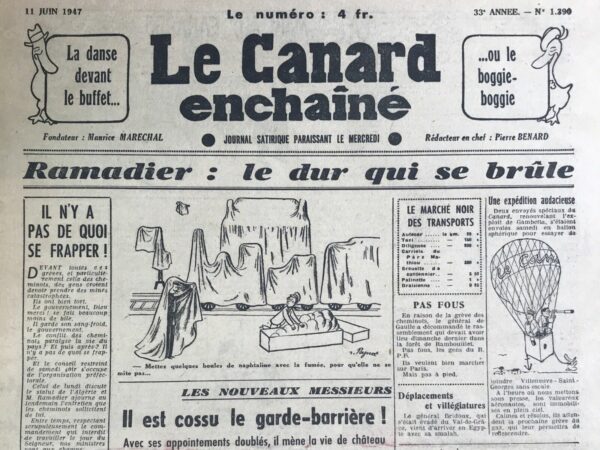 Couac ! | N° 1390 du Canard Enchaîné - 11 Juin 1947 |  "Entre le mur d'argent et le rideau de fer" - R. Tréno, dans cet article publié par *Le Canard Enchaîné* le 11 juin 1947, utilise son style habituel de satire mordante pour aborder la situation politique complexe de la France d'après-guerre. Il décrit de manière ironique comment la France se retrouve prise en étau entre deux superpuissances : les États-Unis et l'Union soviétique. Tréno commence par évoquer un sentiment général de malaise en France, décrit comme de la claustrophobie, un mal typique des gens qui se sentent enfermés. Il pose la question de savoir où les Français sont enfermés et répond : "entre le Mur d'argent et le Rideau de fer". Cette métaphore illustre la pression exercée par le capitalisme américain (le Mur d'argent) et le communisme soviétique (le Rideau de fer). Il souligne que les Français avaient jusqu'à présent gardé les yeux levés vers le ciel bleu, une illusion de liberté. Cependant, une dépêche de l'Associated Press leur rappelle crûment la réalité : la formation de gouvernements sans communistes en Italie et en France est perçue par les États-Unis comme une victoire de leur politique en Europe. Tréno note avec sarcasme que, dorénavant, les crises ministérielles françaises se résoudront non pas à l'Élysée, mais à la Maison Blanche ou au Kremlin. Il imagine un futur où la France n'aurait plus de gouvernement autonome, mais serait directement dirigée par les superpuissances. Tréno se moque de cette perspective en évoquant l'idée de demander directement aux Américains de fournir des ressources en échange de la sécurité contre les communistes. Enfin, Tréno termine sur une note sombre et ironique, en rappelant que la France se trouve dans un no man's land entre ces deux blocs, sans réelle autonomie. Sa critique vise à montrer l'absurdité de la situation politique de la France, coincée entre deux idéologies dominantes qui cherchent à s'imposer. | 1390 e1719902443147