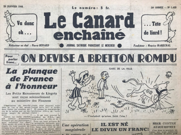 Couac ! | N° 1423 du Canard Enchaîné - 28 Janvier 1948 | Dans l'article "La planque de France à l'honneur : Les Petits Ramasseurs de Lingots sont reçus solennellement au ministère des Finances" publié dans *Le Canard Enchaîné* le 28 janvier 1948, Yves Grosrichard décrit de manière sarcastique une cérémonie organisée par M. René Mayer pour honorer ceux qui ont profité du marché libre de l'or. Ces individus, qualifiés de "bons Français", avaient accumulé de l'or qu'ils peuvent maintenant revendre à l'État à des prix exorbitants. Leur "patriotisme" est ainsi récompensé, une ironie qui ne manque pas de sel. La cérémonie réunit des personnalités de la Bourse, du commerce de bétail, et autres secteurs influents. Des figures notoires comme Pierre-Marie Durand et le général Joinovici sont mentionnées, illustrant le haut niveau de l'événement. Le président des P.R.L. (Petits Ramasseurs de Lingots) prononce une allocution louant l'évitement des percepteurs et l'accumulation discrète de l'or, contrastant avec ceux qui dépensaient en taxes et impôts. Ce discours est bien reçu par l'assemblée. La réception est animée avec des sandwichs et du champagne, symbolisant la joie et l'excès de ceux présents. Cependant, la tension monte lorsque le commissaire Jorda, chargé du contrôle du trafic de l'or, fait une apparition surprise en ordonnant "Haut les mains !" Cet ordre est accueilli par un éclat de rire général. Un attaché de René Mayer apaise la situation en expliquant à Jorda que ces individus sont en fait des bienfaiteurs économiques. L'attaché souligne l'ironie de la situation en mentionnant que ces messieurs ont "le filon", alors que Jorda doit se contenter d'avoir "bonne mine". L'article de Grosrichard utilise l'ironie et la satire pour critiquer la manière dont le gouvernement récompense ceux qui ont profité du système, tout en tournant en dérision les notions de patriotisme et de service public. | 1423