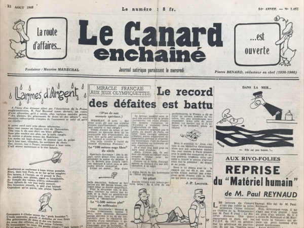 Couac ! | N° 1451 du Canard Enchaîné - 11 Août 1948 | L'article "Grâce aux 'Amis du Visiteur étranger' des touristes mènent la vraie vie du gay Paris" de Gabriel Macé, publié le 11 août 1948 dans "Le Canard enchaîné", offre une satire délicieuse de l'initiative visant à donner aux touristes une expérience authentique de la vie parisienne. Cette initiative, organisée par "les hôtesses de France", propose aux touristes étrangers de passer une journée en compagnie d'un Parisien typique, leur permettant ainsi de découvrir la ville sous un angle local et quotidien. L'article se concentre sur l'expérience fictive de M. John Smith, un touriste américain de Chicago, qui passe une journée avec M. Modeste Dupont, un facteur parisien. À travers le carnet de route humoristique de Smith, Macé souligne l'absurdité et l'ennui potentiel de cette immersion totale dans la vie d'un Parisien moyen. Dès le début, le ton est donné lorsque Dupont invite Smith à payer leur première boisson, illustrant le stéréotype du Parisien qui devient rapidement un ami tout en laissant l'autre payer. La journée commence par une visite exhaustive du bureau de poste, où Dupont travaille depuis vingt ans, ce qui n'est probablement pas l'activité touristique la plus excitante que Smith avait en tête. La tournée de Dupont dans le Ve arrondissement se révèle être une succession de rencontres avec les habitants locaux pour distribuer le courrier, plutôt qu'une aventure glamour à travers les célèbres boulevards de Paris. L'article fait une satire mordante de la vie quotidienne à Paris, loin de l'image romantique souvent vendue aux touristes. Les activités routinières comme faire la queue à la poissonnerie et à la boucherie sont mises en avant, soulignant l'ennui et les frustrations potentielles de cette immersion. Macé joue également avec les malentendus culturels et linguistiques, comme lorsque Smith pense qu'ils vont visiter le célèbre restaurant Maxim's, pour finalement se retrouver dans un petit bistrot de quartier nommé Maxime. La déception de Smith est palpable lorsqu'il réalise que "le gay Paris" n'est pas du tout ce qu'il imaginait, et que la journée se termine par une tâche banale de calculer le loyer de Dupont. En somme, l'article de Gabriel Macé utilise l'humour et l'ironie pour critiquer l'idée que les touristes peuvent vraiment comprendre et apprécier la vie quotidienne des Parisiens en une seule journée. La satire souligne les différences entre les attentes des touristes et la réalité de la vie locale, offrant une perspective rafraîchissante et divertissante sur le tourisme à Paris. | 1451