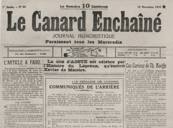 Couac ! | N° 20 du Canard Enchaîné - 15 Novembre 1916 | L'article "Le Civil (Petites Notes)" d'André Dahl, publié dans "Le Canard enchaîné" le 15 novembre 1916, utilise l'ironie mordante pour critiquer les civils français pendant la Première Guerre mondiale. Dahl, en tant que journaliste satirique, se penche sur la mentalité et les comportements des civils, souvent en décalage avec la réalité du front. L'auteur définit les civils comme ceux qui "ne sont pas sur le front". Leur absence sur le champ de bataille ne les empêche pas de se considérer comme impliqués, voire essentiels à l'effort de guerre. Dahl souligne que certains civils, bien qu'habillés en uniforme, continuent à penser et à agir en civils, contrairement aux soldats qui vivent et comprennent réellement la guerre. Cette dichotomie est la source principale de l'ironie dans l'article. Dahl divise les civils en deux grandes catégories : ceux qui profitent de la guerre et ceux qui en souffrent. Ces individus sont visibles, bruyants, et actifs. Ils s'enrichissent souvent grâce à la guerre, en exploitant les situations à leur avantage. En revanche, ces civils sont silencieux, se cachent, et subissent les conséquences sans en tirer profit. La critique implicite ici est que les profiteurs dominent la perception publique des civils, bien qu'ils soient minoritaires. Dahl critique aussi la crédulité des civils envers les médias et les "critiques militaires". Les civils lisent les journaux et croient tout ce qu'ils y trouvent, accumulant ainsi une grande quantité de désinformation. Ils placent une confiance aveugle dans les experts militaires médiatiques, renforçant leur ignorance de la réalité du front. L'article trace l'évolution de l'attitude du civil au cours de la guerre. Le civil était timide et effacé au début de la guerre. À mi-chemin, il prend conscience de son rôle dans l'économie de guerre et devient plus assertif. Vers la fin de la guerre, le civil adopte un discours triomphaliste, s'attribuant le mérite des victoires militaires. Les civils montrent une solidarité de surface en invitant les permissionnaires à dîner, mais leurs actions révèlent souvent une profonde ignorance de la vie au front. Ils offrent des repas spéciaux, tentent de montrer qu'ils se privent aussi, et demandent des récits de batailles, sans véritablement comprendre ce que les soldats vivent. Dahl ironise sur la compréhension des civils concernant les batailles majeures comme Verdun et la Somme. Les civils attribuent les victoires à des éléments superficiels et tangibles qu'ils peuvent comprendre, comme les camions ou les fabricants d'obus, révélant ainsi leur incompréhension des véritables enjeux et sacrifices de la guerre. En somme, "Le Civil (Petites Notes)" est une satire incisive de la déconnexion entre les civils français et la réalité de la guerre. Dahl expose avec humour et ironie l'ignorance, la crédulité, et parfois l'hypocrisie des civils, tout en reconnaissant que cette ignorance est, en fin de compte, inévitable. Les civils, malgré leurs efforts pour comprendre et participer, resteront toujours en dehors de l'expérience directe et brutale du front. | 20 4