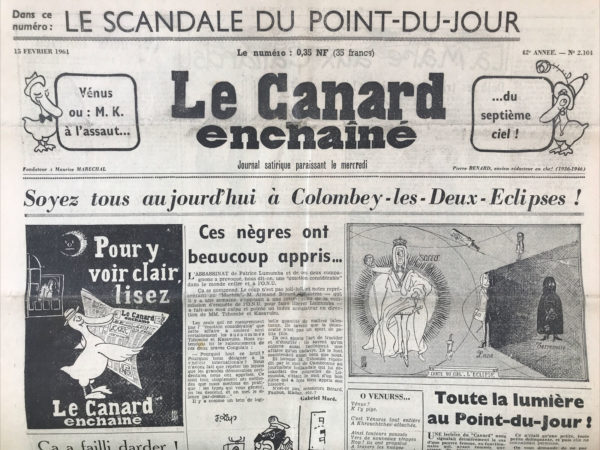 Couac ! | N° 2104 du Canard Enchaîné - 15 Février 1961 | Premières révélations sur l'Affaire du C.N.L. Fondé en 1955, le Comptoir National du Logement (CNL), société de construction et agence immobilière à la fois, avait lancé un programme de construction de 2 000 logements rue du Point-Du-Jour, à Boulogne-Billancourt. 6 ans plus tard, peu de logements construits, avec des malfaçons, alors que nombre de souscripteurs avaient déjà fini de les payer. Le Canard publie un premier article, non signé, en page 3, sur toutes les irrégularités observées et lâchent les premiers noms de responsables (ceux de l'ancien préfet de la Seine Paul Haag, administrateur du CNL, et de l'architecte Fernand Pouillon). Mais le Canard ne s'en tint pas là et, au fil des investigations, mit en cause rapidement de hauts responsables politiques, notamment le ministre de la Construction Pierre Sudreau. Cette affaire est clé dans l'histoire du Canard car elle la première où le volatile mène lui-même l'enquête, va au-devant des événements, mettant en lumière les graves dysfonctionnements du marché immobilier français et l'incapacité du gouvernement à lutter contre les spéculateurs.  Une enquête fondatrice pour le Canard, suivie de bien d'autres, emblématique de ce qui deviendra le "gaullisme immobilier".            SP | 2104