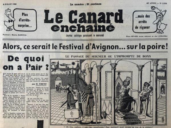 Couac ! | N° 2228 du Canard Enchaîné - 3 Juillet 1963 | le "Canard" aux amendes - Cinq ans d'indignité - par André Sauger - Grand inquisiteur des turpitudes du pouvoir, pourfendeur de scandales politico-financiers, Le Canard enchaîné est naturellement exposé aux poursuites et procès, souvent pour diffamation. Les requérants doivent cependant y réfléchir à deux fois, compte tenu du respect de la liberté de la presse, du sérieux travail d'investigation fait avant publication et de la plume acérée des rédacteurs, mettant en plus les rieurs de leur côté. Mais il arrive que le Canard soit condamné, plus ou moins lourdement. Le 12 avril 1960, Éric Peugeot, 5 ans, est enlevé. Il est rendu 2 jours plus tard à ses parents, contre le paiement d'une rançon, acquittée par le grand-père, propriétaire de la firme automobile. Après l'arrestation des 2 ravisseurs en mars 1961, quelques journaux à sensation (Paris-Presse, Juvénal, Il Giorno) mettent en doute la version du rapt et prétendent que les époux Peugeot avaient connu les ravisseurs lors de parties fines et que la rançon correspondait en fait à un chantage, basé sur des photos compromettantes. Triste fait divers, sans intérêt pour Le Canard. Pourtant, un pigiste de l'hebdomadaire, Christian Plume, rédigea un article sur l'affaire – édition du 15 mars 1961 - reprenant ces élucubrations, tout en affirmant qu'il s'agissait d'une fiction, d'un conte, avec des noms et des lieux fantaisistes. Mais les époux Peugeot portèrent plainte contre les 3 journaux précités et le Canard pour diffamation publique. Le 19 septembre 1962, la 17ème Chambre correctionnelle du Tribunal de Grande Instance de la Seine condamna Christian Plume, en tant qu'auteur de l'article, et Jeanne Maréchal, en tant que directrice de la publication, à payer chacun 5 000 francs d'amende, à insérer le jugement dans leur propre journal et à régler les dépens. Condamnation sévère, qui ne s'arrête pas là. Fin juin 1963, Jeanne Maréchal est radiée des listes électorales du 18ème arrondissement de Paris, où elle réside. Une sanction certes prévue par le Code électoral à l'encontre des citoyens condamnés à une amende supérieure à 2 000 francs, mais jamais appliquée dans le cas de procès de presse. L'instruction semblait venir directement du ministère de l'Intérieur... Alors, dans le numéro 2228 du 3 juillet 1963, André Sauger, administrateur du Canard, s’insurge : << Pareille discrimination constitue une atteinte à l'honnêteté la plus élémentaire qui est, comme chacun le sait, à la base de la doctrine gaulliste. La petite vengeance d'une mesquine muflerie dont a été victime notre directrice, Jeanne Maréchal, a montré aux plus aveugles le mépris que le pouvoir professe pour ce qu'il est convenu d'appeler "la liberté de la presse" >>.    Malgré les protestations et les recours, Jeanne Maréchal mourut en 1967 sans avoir recouvré sa capacité électorale. SP | 2228 1