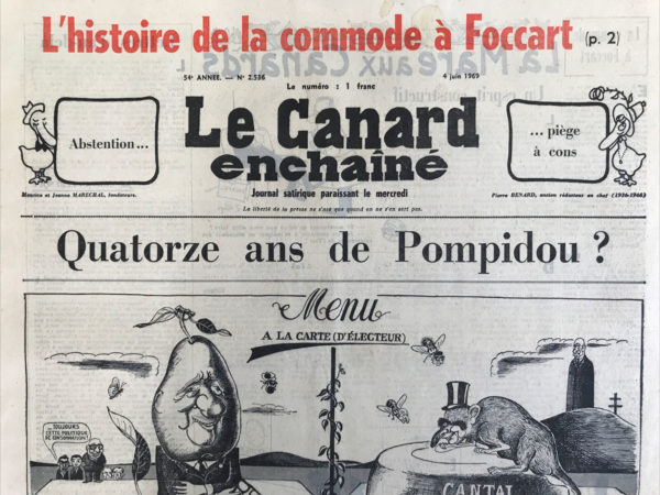 Couac ! | N° 2536 du Canard Enchaîné - 4 Juin 1969 | L'histoire de la commode à Foccart - En 1969, pendant le bref passage d’Alain Poher à l’Élysée, une commode qui permettait d’enregistrer les autres pièces du palais fut découverte. L’affaire fut dévoilée par le Canard enchaîné et connue sous le nom de «commode à Foccart». Jacques Foccart est nommé en 1958 par Charles de Gaulle au poste de conseiller technique à l’Hôtel Matignon, chargé des affaires africaines. Il a été souvent considéré comme étant l’instigateur de nombreuses conspirations et coups d’État en Afrique durant les années 1960. Le Canard révèle l'histoire rocambolesque de Jacques Foccart, surnommé "la Globule", un conseiller de confiance du général de Gaulle. Doté d'une commode espionne à l'Elysée, Foccart écoute les conversations avec ses gros yeux. Pompidou cherche à le mettre hors jeu, mais Foccart, maniaque du tir, résiste. Après le référendum, ses exercices cessent, peut-être par tristesse de voir partir son maître. Les relations entre Pompidou et Foccart sont tendues, mais ce dernier menace de révéler des dossiers compromettants. Pompidou promet de se venger, mais un ami de Foccart le met au défi. L'idée de donner un fauteuil ministériel à Foccart pour les T.O.M. - D.O.M. émerge, mais Foccart refuse d'abandonner sa barbouzerie. Il prévient que s'il est ennuyé, il se réfugiera au siège de l'ex-R.P.F. à rue de Solférino. Entre les manœuvres politiques et les menaces voilées, l'histoire dévoile les intrigues burlesques des coulisses du pouvoir.   | 2536