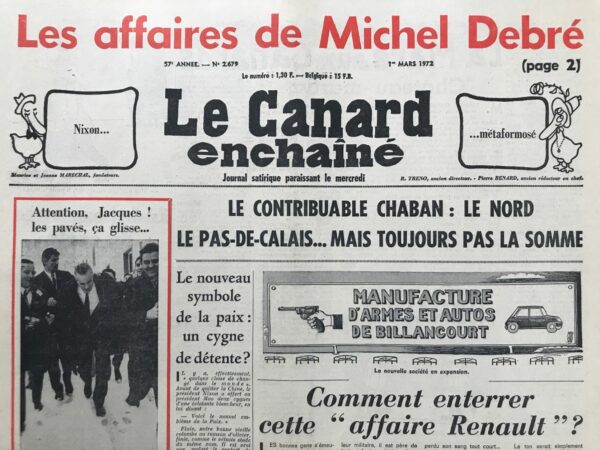 Couac ! | N° 2679 du Canard Enchaîné - 1 Mars 1972 | Assassinat de Pierre Overney - Affaire RENAULT - Le vendredi 25 février 1972, pour commémorer le 10ème anniversaire du drame du métro Charonne pour les uns, pour "casser du petit chef" pour les autres, la Gauche Prolétarienne (mouvement d'extrême gauche né après mai 1968) envoie un commando d'une dizaine de personnes, mené par Pierre Overney, militant ouvrier maoïste, devant l'usine Renault de Boulogne-Billancourt, dont il vient d'être licencié pour son activisme politique. Distribution de tracts, tentative d'intrusion dans l'usine, la situation est tendue avec les vigiles de la régie automobile, quand l'un d'eux, Jean-Antoine Tramoni, ancien adjudant-chef parachutiste, brandit un 7.65 et abat, d'une balle en plein cœur, Pierre Overney, 23 ans, manche de pioche en main. Ce numéro 2679 du Canard, paru 5 jours plus tard, évoque la vive émotion et les nombreuses manifestations de sympathie que ce drame a suscitées. Il dénonce aussi les propos incongrus de Georges Marchais, secrétaire général du PCF, traitant ces militants gauchistes d'agresseurs, se faisant embaucher comme ouvriers spécialisés pour rivaliser avec les syndicats traditionnels. Le 4 mars, une foule estimée à 200 000 personnes accompagne Pierre Overney au Père Lachaise. Tramoni, condamné à 4 ans de prison en janvier 1973, bénéficie d'une libération conditionnelle en octobre 1974. Il est abattu le 23 mars 1977 par 2 hommes en moto, jamais retrouvés. Le 17 novembre 1986, Pierre Overney est le nom choisi par le commando d'Action directe, responsable de l'assassinat du patron de Renault, Georges Besse. SP | 2679 1