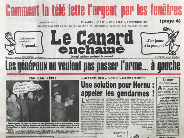 Couac ! | N° 3241 du Canard Enchaîné - 8 Décembre 1982 | Nos Exemplaires du Canard Enchaîné sont archivés dans de bonnes conditions de conservation (obscurité, hygrométrie maitrisée et faible température), ce qui s'avère indispensable pour des journaux anciens. | 3241