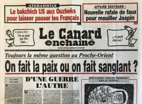 Couac ! | N° 4232 du Canard Enchaîné - 5 Décembre 2001 | Nos Exemplaires du Canard Enchaîné sont archivés dans de bonnes conditions de conservation (obscurité, hygrométrie maitrisée et faible température), ce qui s'avère indispensable pour des journaux anciens. | 4232