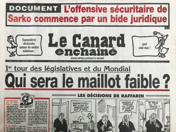 Couac ! | N° 4258 du Canard Enchaîné - 5 Juin 2002 | Nos Exemplaires du Canard Enchaîné sont archivés dans de bonnes conditions de conservation (obscurité, hygrométrie maitrisée et faible température), ce qui s'avère indispensable pour des journaux anciens. | 4258