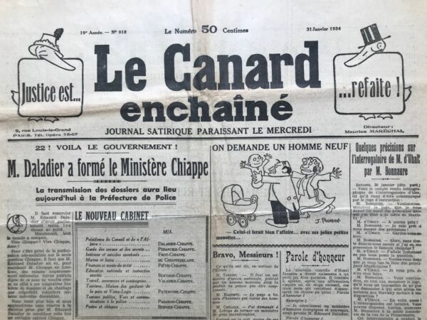 Couac ! | N° 918 du Canard Enchaîné - 31 Janvier 1934 | "Les nouveaux ministres ont été présentés, hier, à M. Albert Lebrun" - L'article satirique de Drégerin commente sur le scandale Stavisky et la rigueur avec laquelle les nouveaux ministres sont désormais inspectés avant leur prise de fonction. Après ce scandale, il est sous-entendu que les membres du gouvernement doivent prouver qu'ils sont "blancs comme neige". L'article ironise sur la nécessité de montrer une transparence et une honnêteté irréprochables pour regagner la confiance publique. Le texte décrit de manière humoristique une "cérémonie" où les nouveaux ministres sont présentés au président Albert Lebrun et doivent se soumettre à diverses vérifications et formalités. On y mentionne une "anthropométrie", une référence comique à un processus d'identification utilisé pour les criminels, ici appliqué aux ministres. Des objets personnels, comme des montres et des épingles de cravate, sont envoyés à des experts pour vérification, et les membres du gouvernement sont priés de fournir l'adresse de leur tailleur pour des enquêtes supplémentaires. L'article se moque de la procédure minutieuse et absurde que doivent suivre les ministres pour prouver leur intégrité, allant jusqu'à vérifier les casiers judiciaires, les certificats de bonne vie et mœurs, et même à inspecter le contenu de leurs portefeuilles individuels. Le ton est clairement ironique, soulignant le ridicule de ces mesures extrêmes censées restaurer la confiance du public après le scandale Stavisky. Drégerin conclut avec une remarque satirique sur la "liberté provisoire" accordée aux ministres après leur inspection, et insiste sur la vigilance du président Lebrun, surveillant avec attention les faits et gestes des nouveaux ministres, pour s'assurer qu'ils ne se livrent pas à des dépenses exagérées ou à d'autres comportements répréhensibles. En somme, l'article utilise l'humour et l'ironie pour critiquer la réaction excessive et théâtrale du gouvernement à la suite du scandale, tout en soulignant l'hypocrisie et l'inutilité de ces démarches. | 918