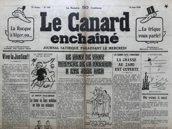 Couac ! | N° 990 du Canard Enchaîné - 19 Juin 1935 |  Rêve d'Atoll, par Jean Galtier-Boissière, Galtier-Boissière commence son article en évoquant une anecdote racontée par Alexandre Dumas : lors d'un séjour dans un hameau des Alpes, Dumas lit un journal daté de dix ans sans s'en rendre compte, car les nouvelles n'avaient pas l'urgence de celles d'aujourd'hui. Cela rappelle une époque où l'information voyageait lentement et les nouvelles mondiales prenaient des mois pour atteindre les capitales européennes. L'auteur critique l'accélération de la transmission des nouvelles, qui engendre une fébrilité constante et inutile parmi les gens. Cette « transmission quasi-instantanée » d'informations est perçue comme une calamité moderne, car les médias ont tendance à exagérer la portée des événements pour capter l'attention du public. Galtier-Boissière décrit le Français moyen réveillé par la radio qui, dès le matin, lui rapporte un flot de nouvelles désastreuses. Cette « douche écossaise » d’informations alternant entre crises intérieures et extérieures plonge les auditeurs dans le pessimisme avant même qu'ils aient pris leur petit déjeuner. Les journaux continuent ensuite cette tendance en détaillant les crises mondiales et les menaces imminentes. L'auteur se tourne vers une île du Pacifique visitée seulement une fois par an par un bateau, un lieu sans les tracas modernes. Il rêve d'acquérir un atoll en Polynésie, un îlot de corail entouré de cocotiers, un endroit idéal pour vivre loin des proclamations politiques et des conflits mondiaux. Galtier-Boissière aspire à une vie simple sur cet atoll, où il pourrait fumer sa pipe, pêcher, boire frais, et jouer à la belote, loin des perturbations des haut-parleurs diffusant les discours des leaders politiques et des préparations de guerres orchestrées par les industriels. Il cherche un refuge où il pourrait échapper à l'agitation constante du monde moderne. Ainsi, **Jean Galtier-Boissière** critique la frénésie de l'information moderne et rêve d'une retraite paisible et isolée sur un atoll polynésien, loin des tumultes du monde. | 990 1