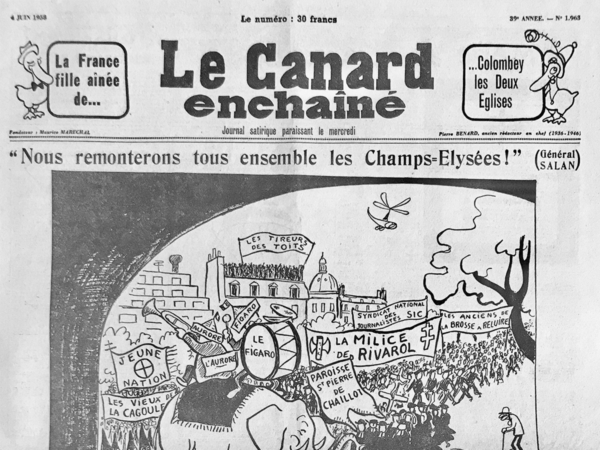 Couac ! | N° 1963 du Canard Enchaîné - 4 Juin 1958 | Après que le général de Gaulle a obtenu les pleins pouvoirs à l’Assemblée, le 2 juin, Ferjac représente par un dessin ceux qui ont triomphé avec lui : derrière les principaux leaders politiques viennent les « bandits corses » (les militaires insurgés se sont emparés de la Corse les 24 et 25 mai), Jacques Soustelle, Robert Lacoste, les généraux Massu et Salan, l’orchestre des journaux de droite, les anciens cagoulards, les activistes du mouvement Jeune Nation et de la milice de Rivarol, les fidèles de la paroisse, très marquée à droite, de Saint-Pierre de Chaillot et d’autres groupes qui, pour être imaginaires, n’en sont pas moins très révélateurs de la perception qu’ont les dessinateurs des soutiens du général (les « anciens de la brosse à reluire », le « Syndicat national des journalistes-sic », les « tireurs des toits », ces derniers reliant explicitement de Gaulle aux nostalgiques de la Collaboration). Cette perception, toutefois, va évoluer durant les quatre années qui suivent, de Gaulle apparaissant de plus en plus comme l’adversaire des ultras et la meilleure chance d’une solution négociée de la crise algérienne. Les remous provoqués par les partisans désespérés de l’Algérie française vont rejeter périodiquement vers de Gaulle des hommes qui aspirent pourtant à le voir partir au plus vite. « Merci et partez vite ! », tel est en résumé le message, frappé au coin de l’ingratitude républicaine, que la rédaction du Canard fait inlassablement passer au général entre 1958 et 1962. MARTIN Laurent, « De Gaulle et Le Canard enchaîné : je t'admire, moi non plus », Sociétés & Représentations, 2013/2 (n° 36), p. 109-123. DOI : 10.3917/sr.036.0109. URL : https://www.cairn.info/revue-societes-et-representations-2013-2-page-109.htm | 1963