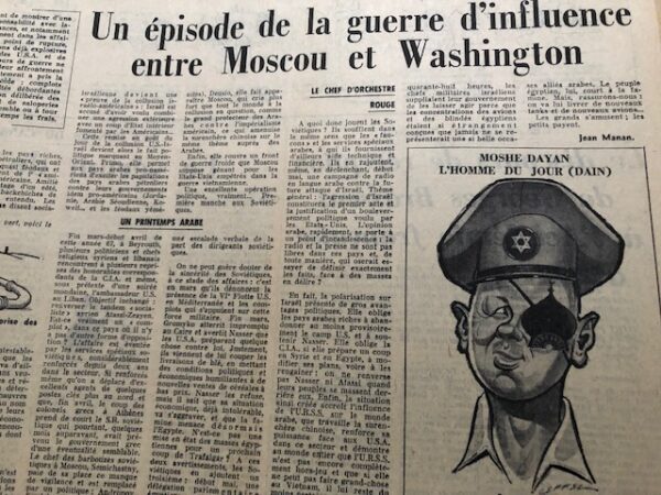 Couac ! | Année 1967 du Canard Enchaîné complète et brochée | Année complète et brochée 1967. Grand in folio 57.5 X 37.5 cm, feuilles parfaitement massicotées à ce format. 52 numéros originaux / 416 pages Les brochures sont réalisées par un artisan-brocheur, dans un très beau papier – Fedrigoni, dans la gamme Materica – 360 g, dont la fibre de coton procure un toucher incomparable, chargé en matière. Les couleurs crayeuses rappellent aussi les éléments : Terra Rossa utilisée pour les années paires, Verdigris, pour les années impaires. Ce papier est teinté dans la masse et fabriqué avec 40% de fibres CTMP, 25% de fibres vierges, 25% de fibres recyclées et 10% de fibres de coton. - Sans acide ECF – Ph neutre – certifié FSC - Au centre de la couverture est enchâssée la reproduction fidèle du dessin de Lucien Laforge - un des tous premiers dessinateurs au Canard Enchainé - qui illustrait la pochette offerte aux abonnés de la première heure, soit ceux de 1916... la quatrième de couverture reprend le cabochon de cette même pochette d'origine, figurant un poilu lisant le "Canard". Le dos est carré et collé, les plats sont souples avec rabats intérieurs. Tous les numéros sont solidaires et ordonnés suivant l'ordre chronologique, ils peuvent comporter quelques jaunissements au droit des anciennes pliures ou petites restaurations. La photo présentée correspond à celle de l'exemplaire original en vente, prise en lumière naturelle (ce n'est pas une photo générique). | IMG 8326